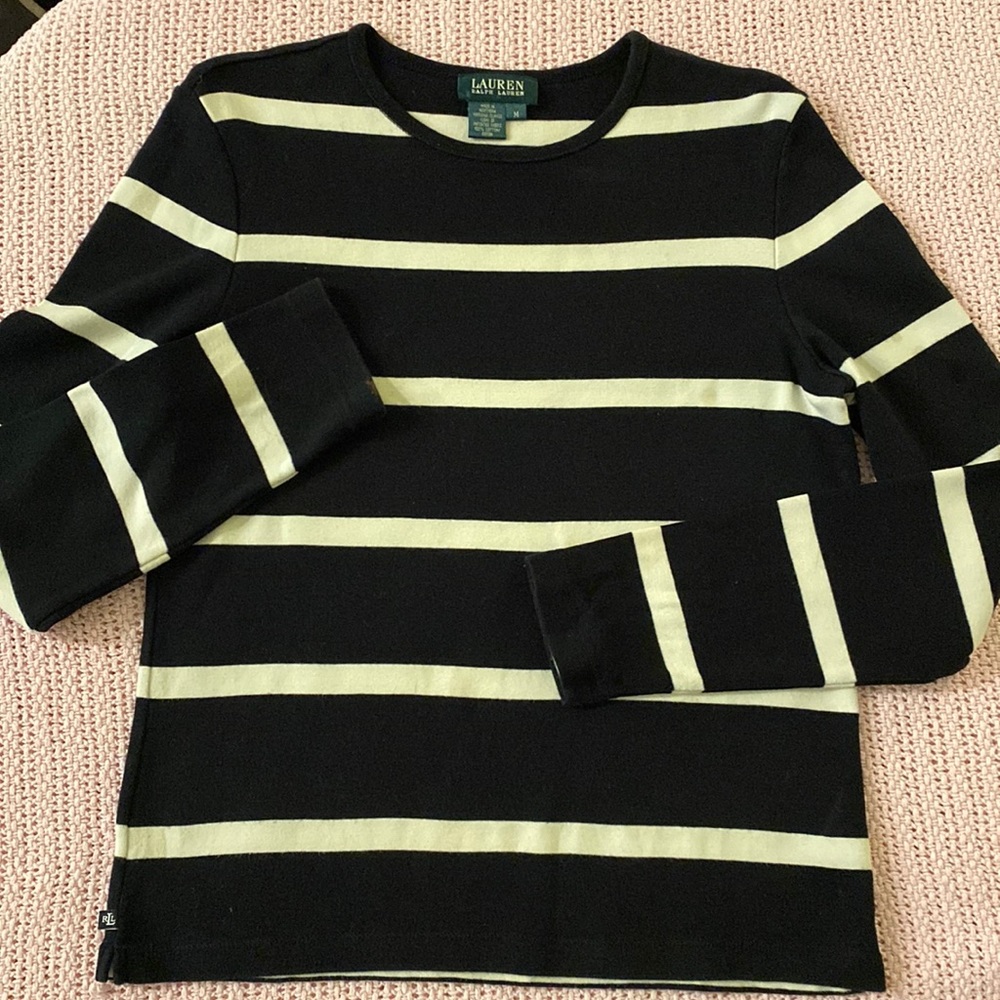 CLOSET CLEAR OUT $15 LAUREN Sweater